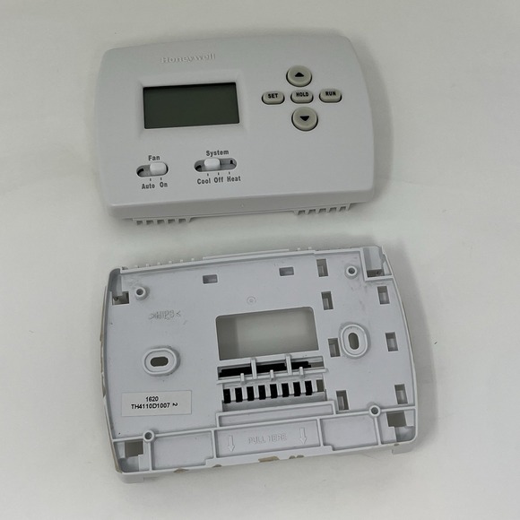 Honeywell PRO 4000 TH4110D1007 Programmable Thermostat Tested Used - Picture 7 of 10